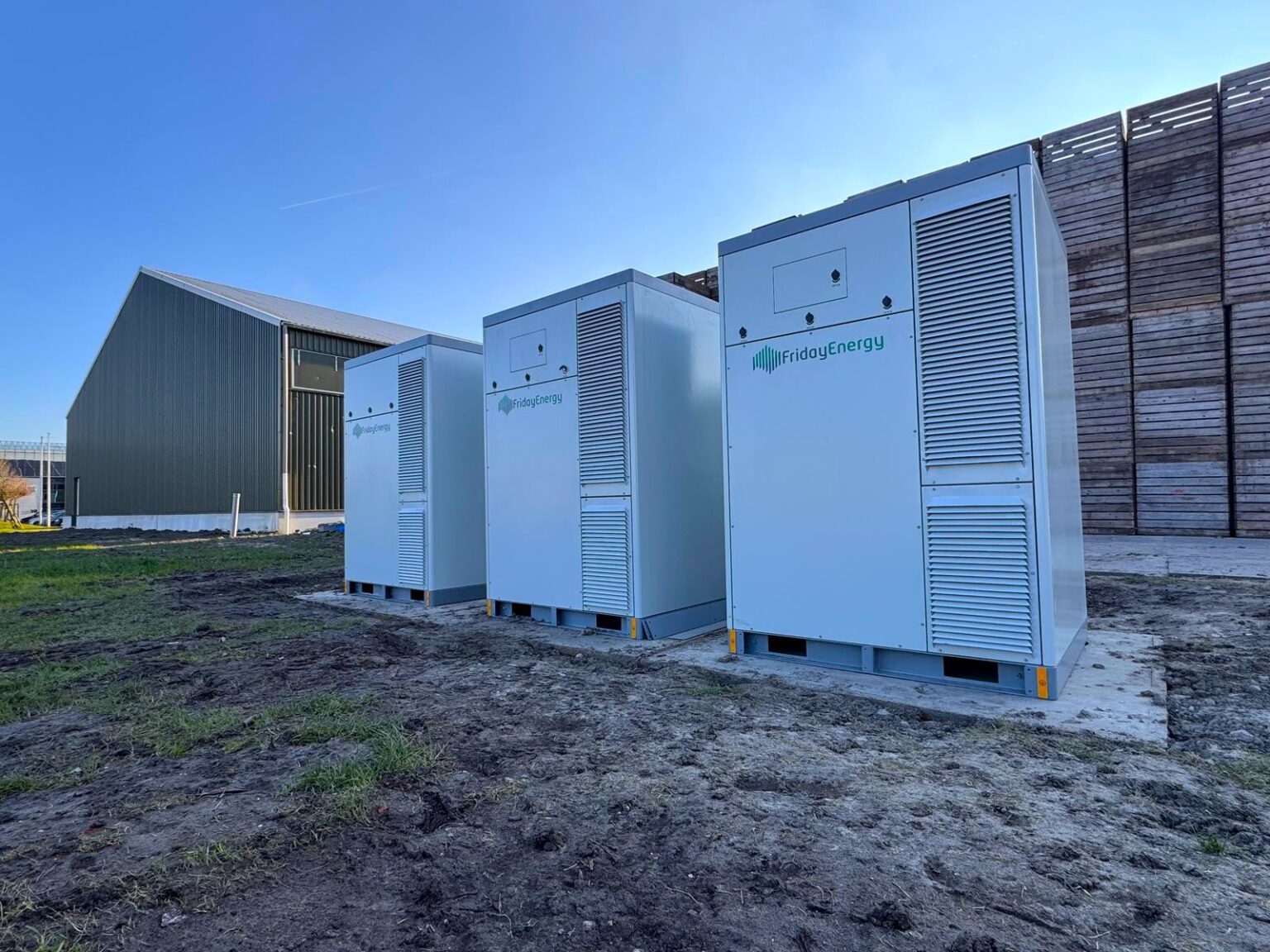 Ajuin B.V. &middot; 300 kW / 696 kWh batterij bij een ui-opslag- en verpakkingsbedrijf