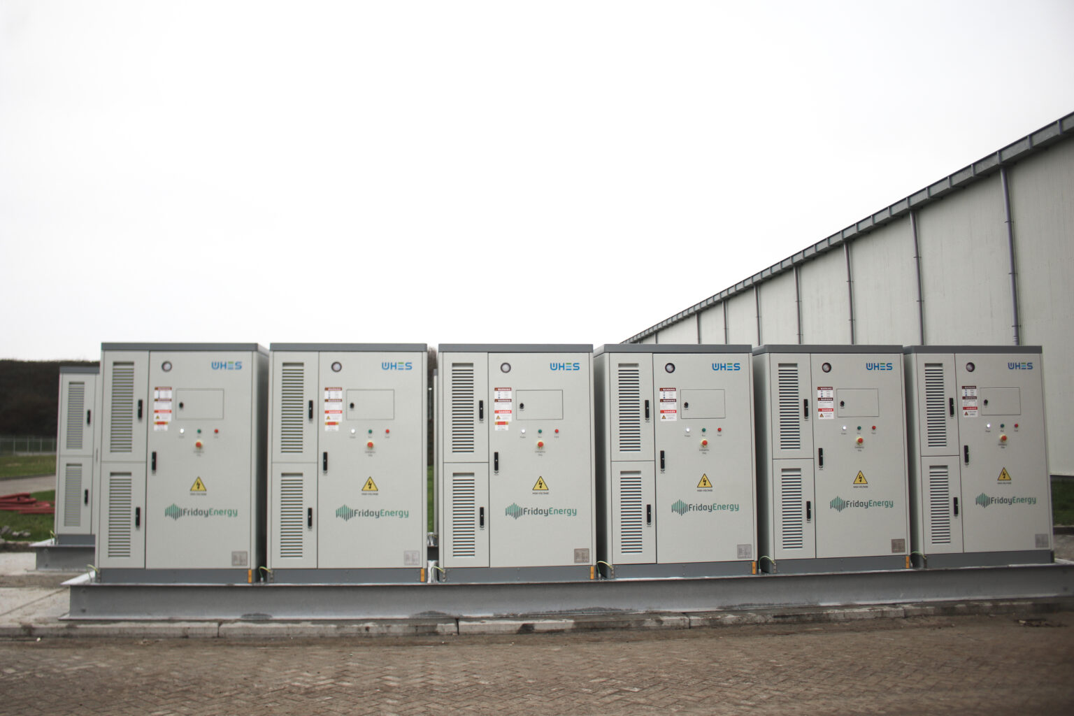 Batterijsystemen van Friday Energy bij een staalbedrijf in Drachten